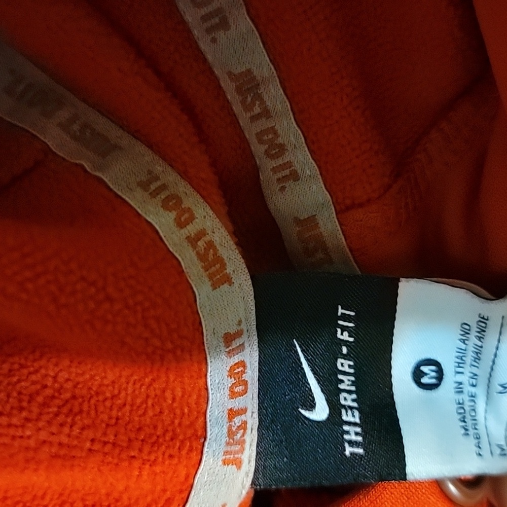Nike Therma Fit Red Hoodie Size M - Picture 3 of 4